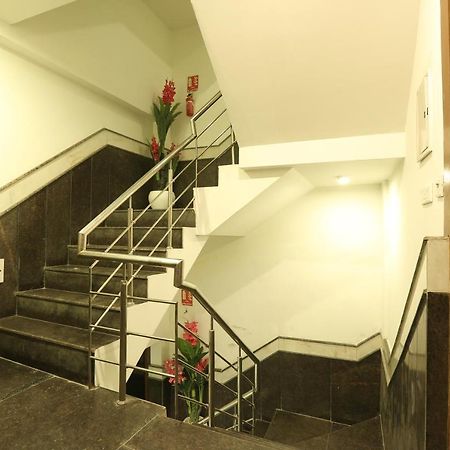 Hotel Qualia Suites Nuova Delhi Esterno foto