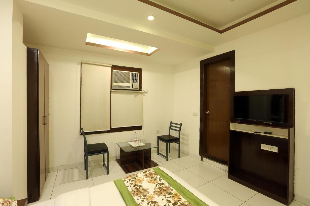 Hotel Qualia Suites Nuova Delhi Esterno foto