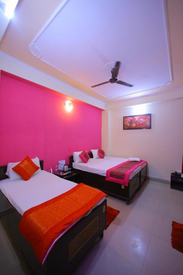 Hotel Qualia Suites Nuova Delhi Esterno foto