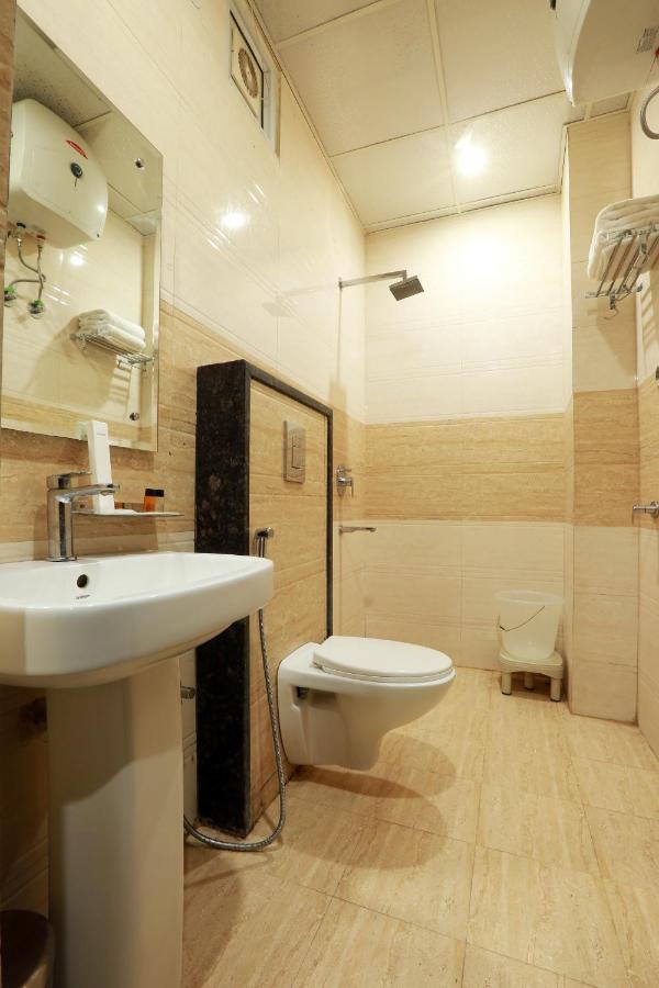 Hotel Qualia Suites Nuova Delhi Esterno foto