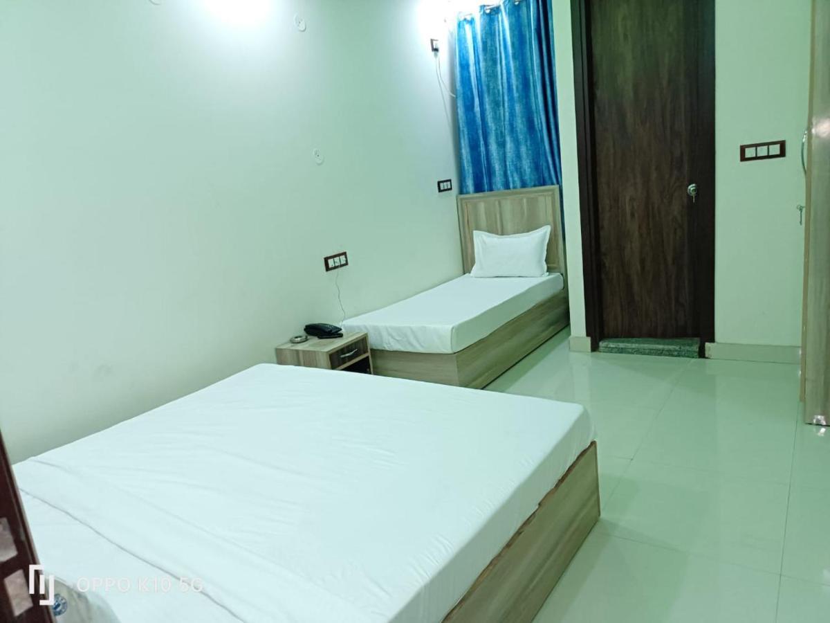 Hotel Qualia Suites Nuova Delhi Esterno foto