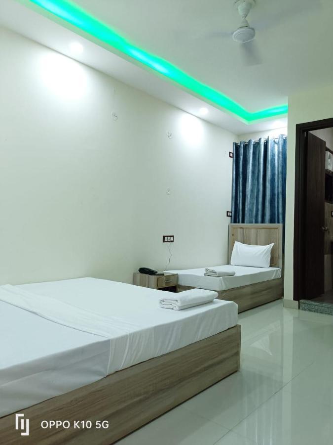Hotel Qualia Suites Nuova Delhi Esterno foto